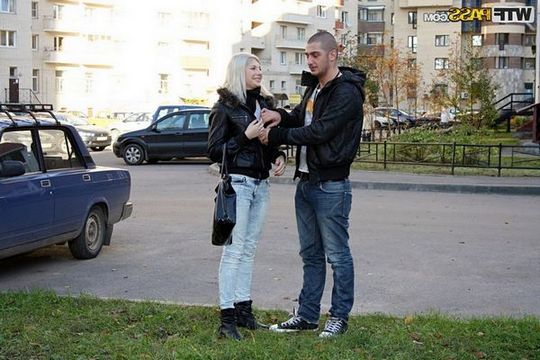 Два пикапера сняли девку и отвели в подворотню Смотреть пикапера онлайн